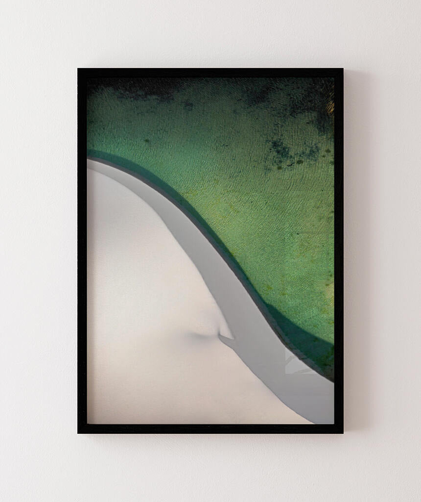 Quadro Decorativo Abstrato e curvas -Tons de branco e verde Vertical